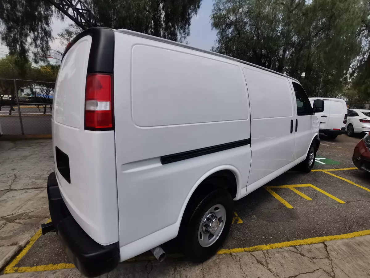 Chevrolet Express 6.0 cargo Van Ls At - Imagen 2