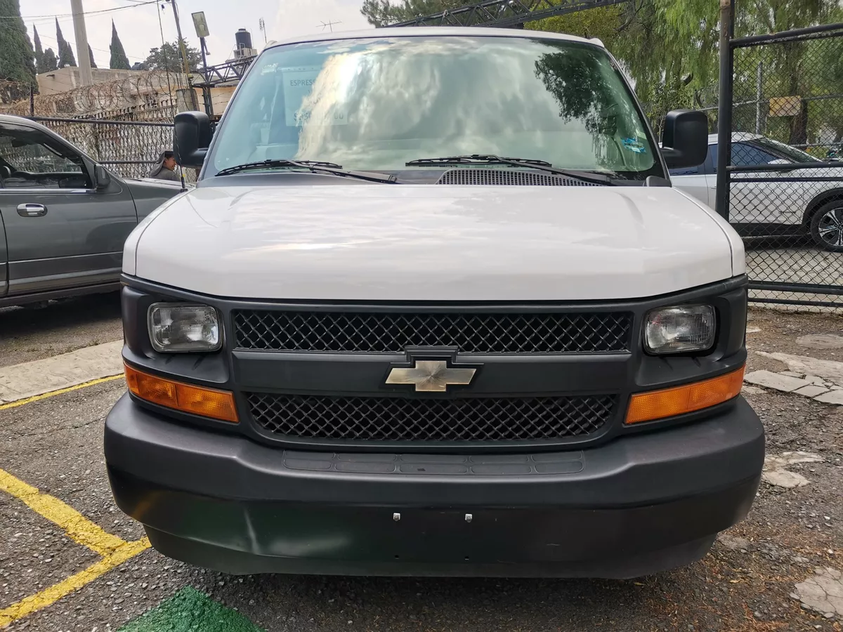 Chevrolet Express 6.0 cargo Van Ls At - Imagen 6