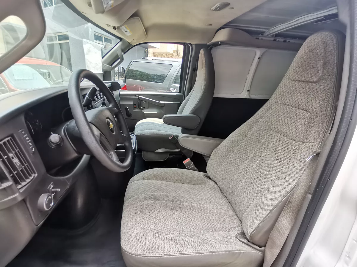 Chevrolet Express 6.0 cargo Van Ls At - Imagen 7