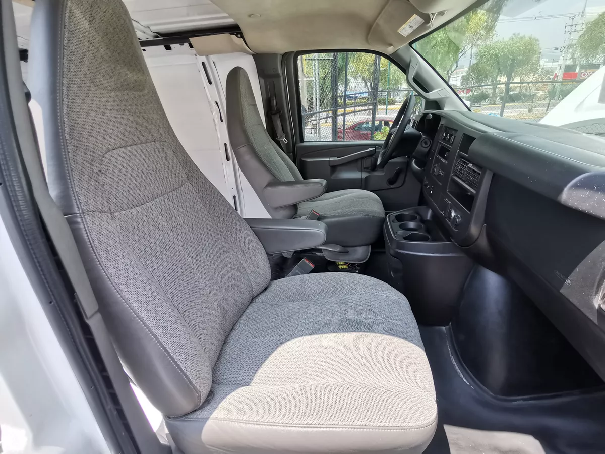 Chevrolet Express 6.0 cargo Van Ls At - Imagen 8