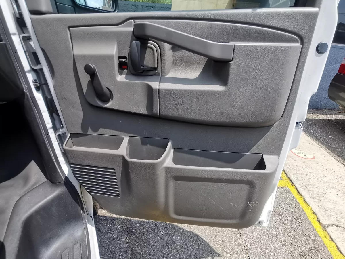 Chevrolet Express 6.0 cargo Van Ls At - Imagen 10