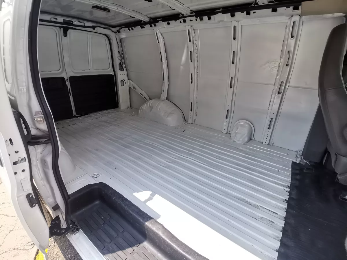 Chevrolet Express 6.0 cargo Van Ls At - Imagen 12