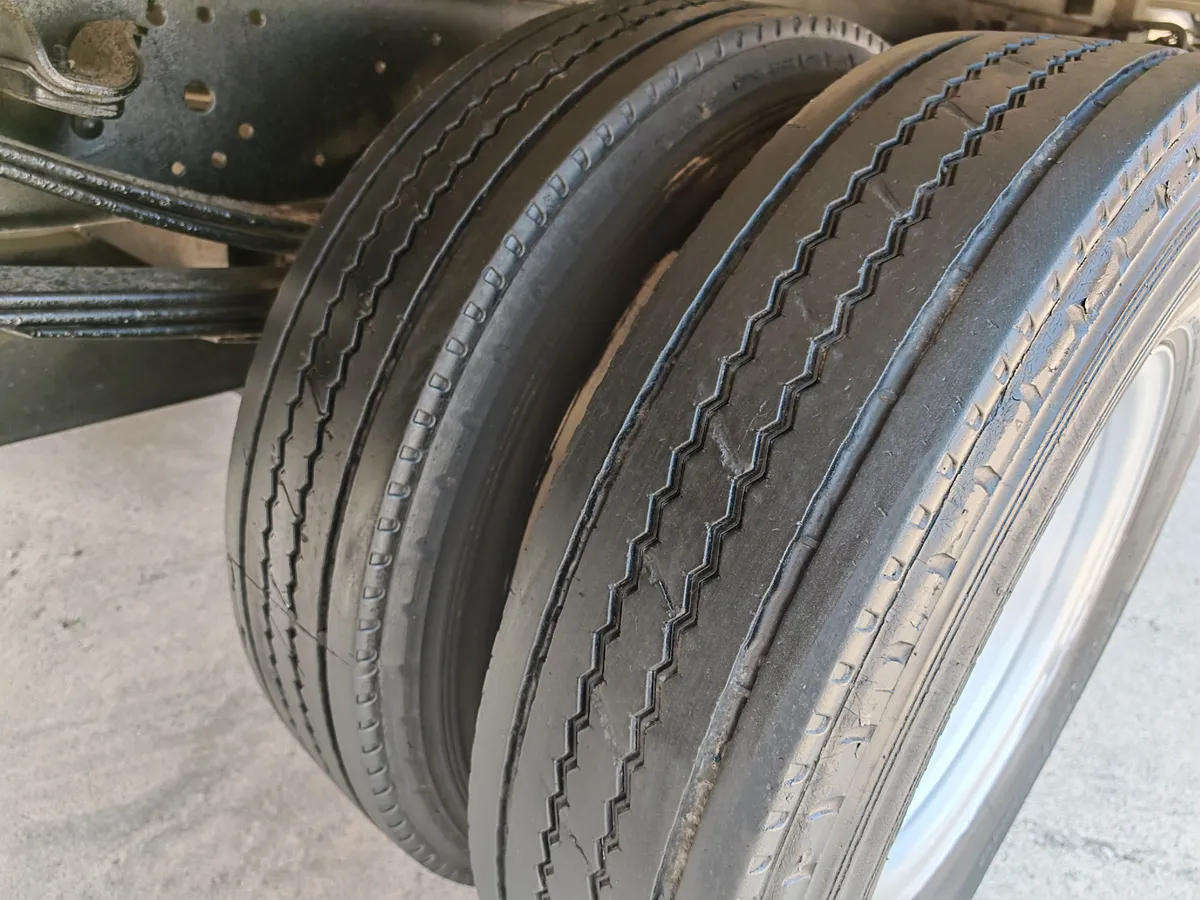 Isuzu Elf 400 2012 Chato Caja Seca - Imagen 18