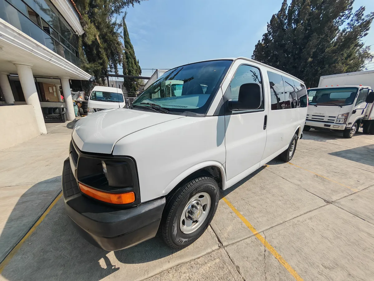 Chevrolet Express 6.0ls D 12 Pas At 2016