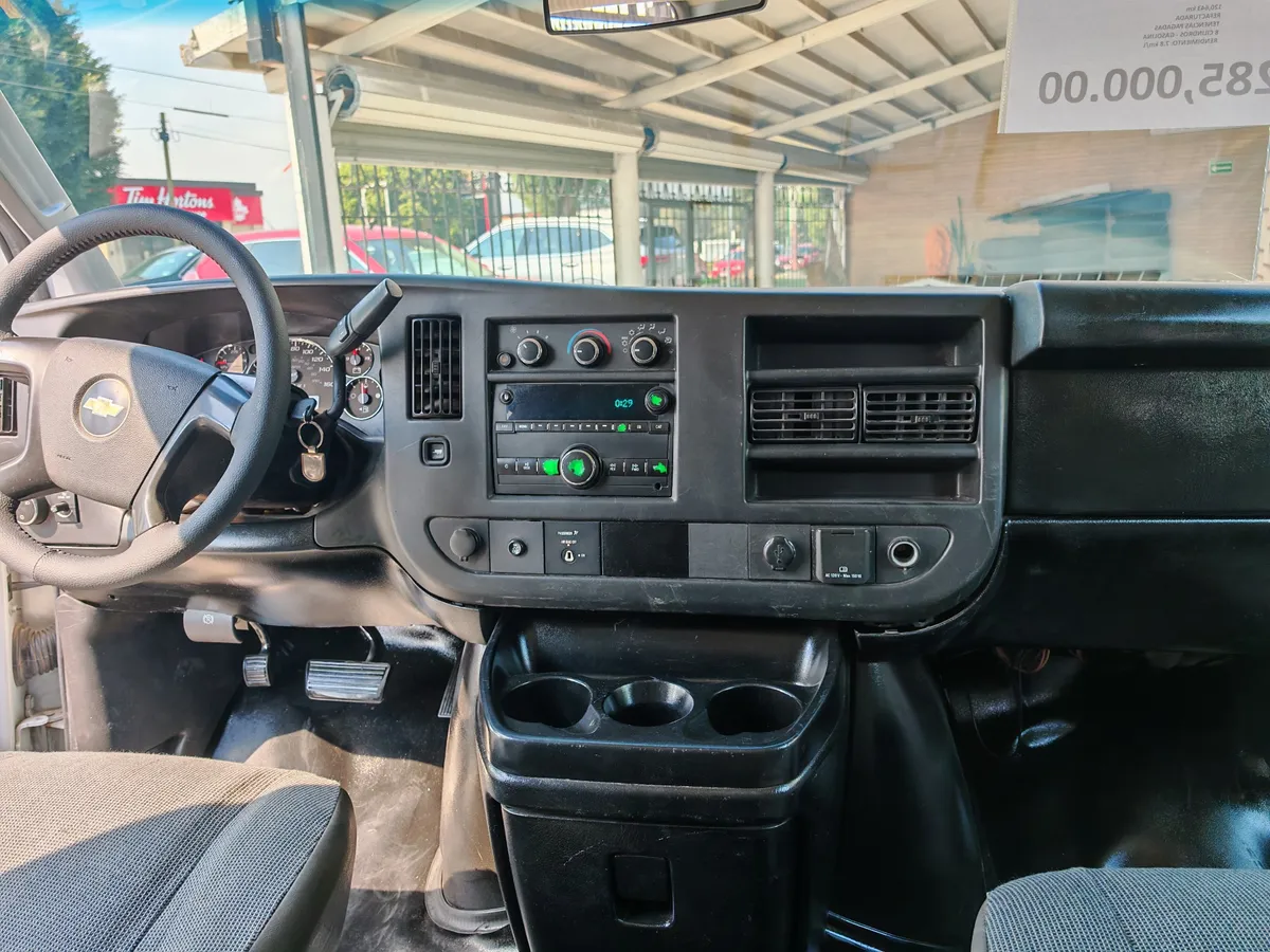 Chevrolet Express 6.0ls D 12 Pas At 2016 - Imagen 14