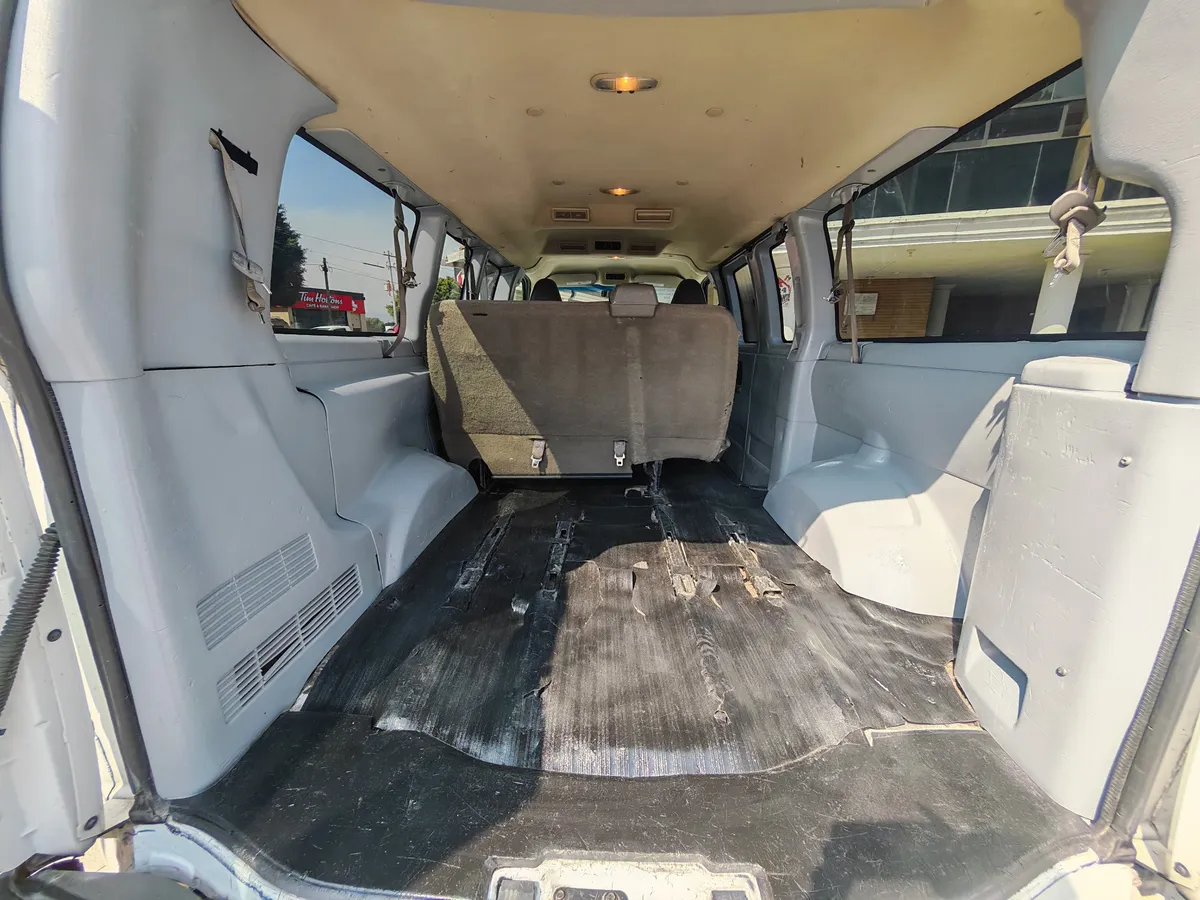 Chevrolet Express 6.0ls D 12 Pas At 2016 - Imagen 8