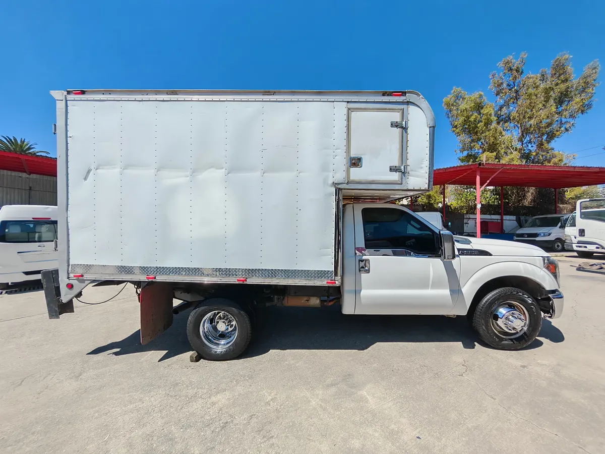 Ford F-350 6.3l Xl 6.2 Plus Mt 2016 - Imagen 18