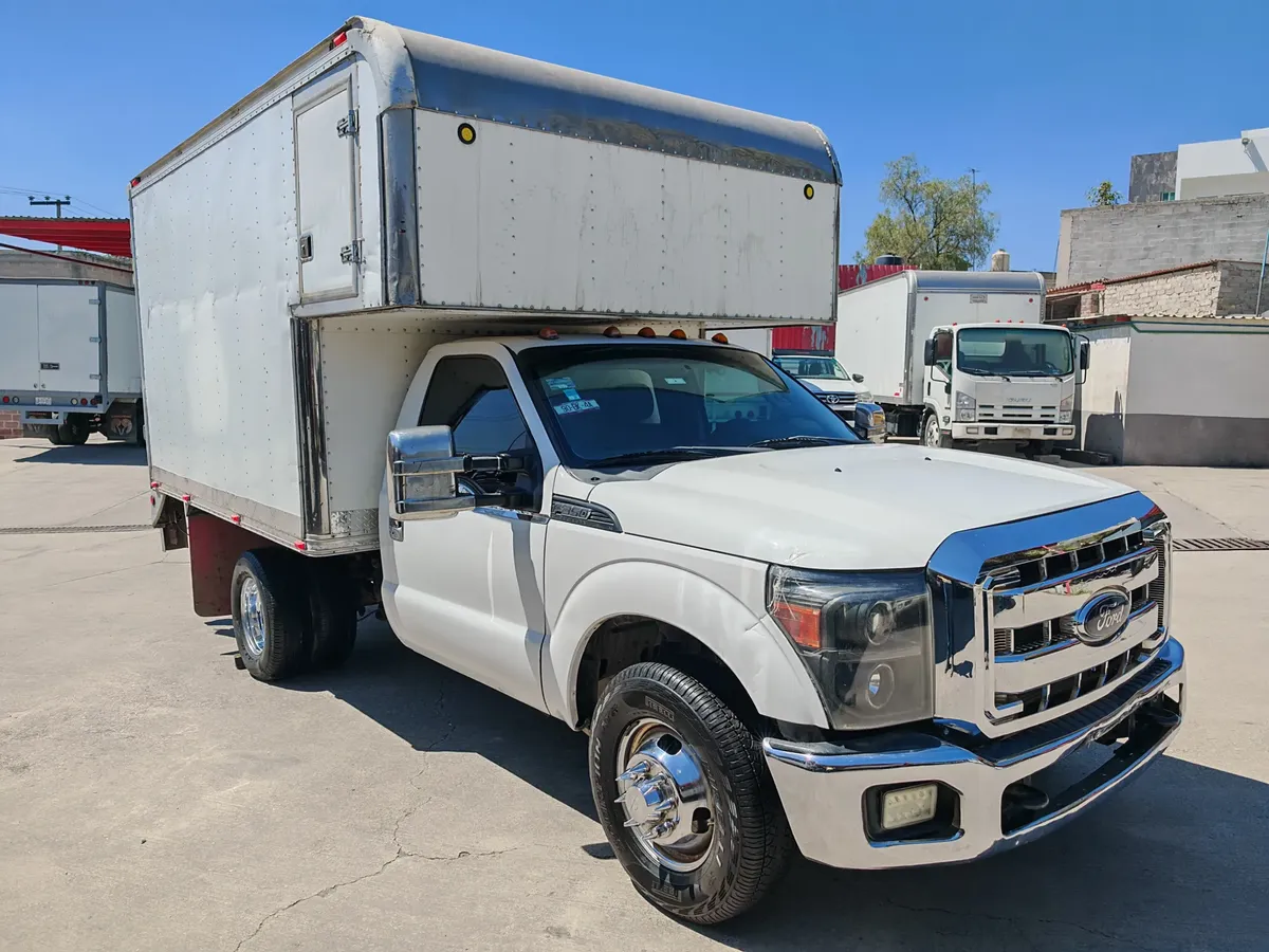 Ford F-350 6.3l Xl 6.2 Plus Mt 2016 - Imagen 16