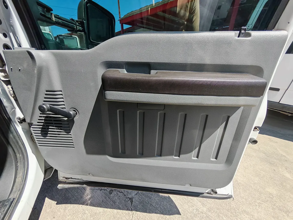 Ford F-350 6.3l Xl 6.2 Plus Mt 2016 - Imagen 14