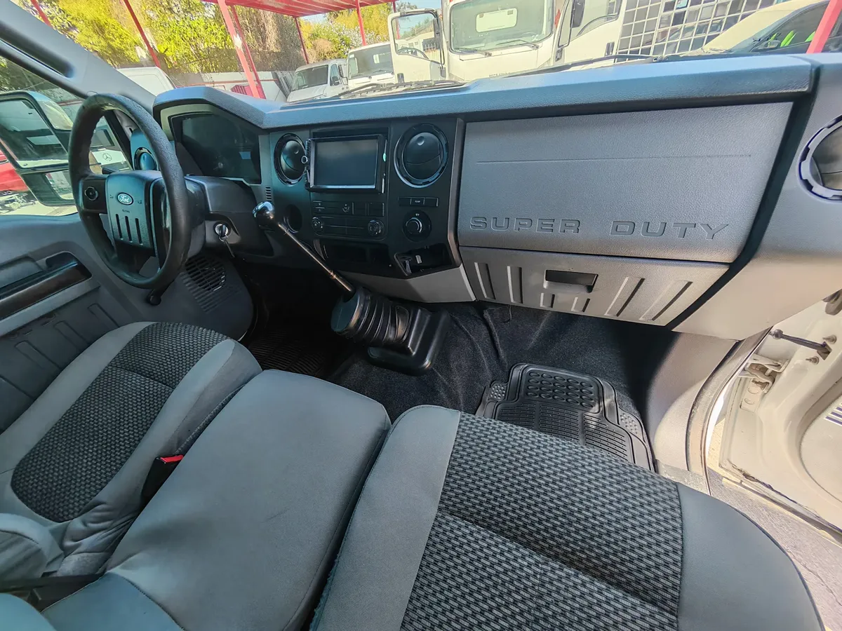 Ford F-350 6.3l Xl 6.2 Plus Mt 2016 - Imagen 13