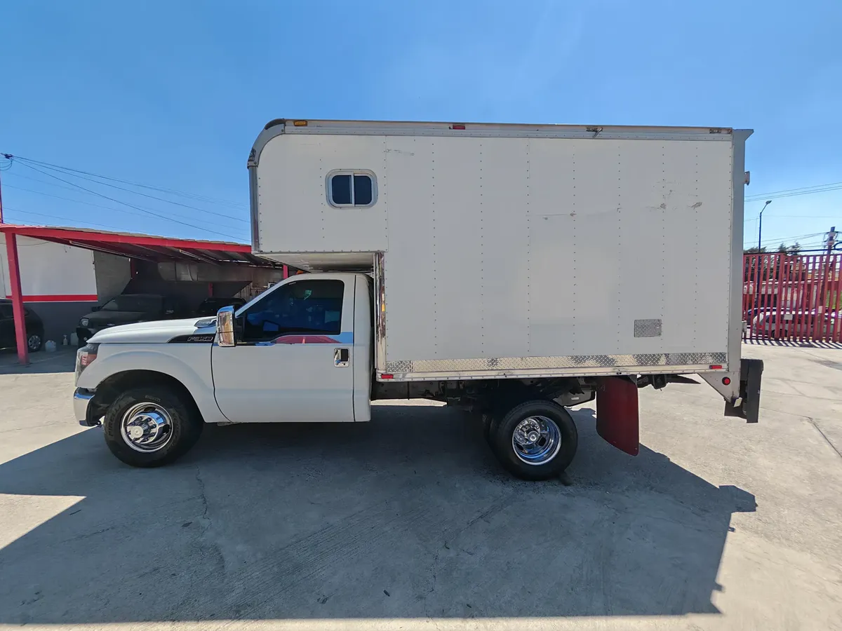 Ford F-350 6.3l Xl 6.2 Plus Mt 2016 - Imagen 4