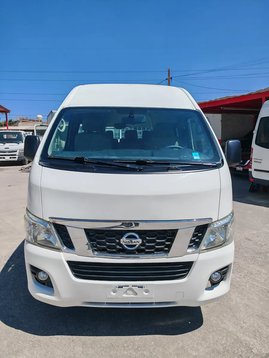 Nissan Urvan 2.5 12 Pas Aa Pack Seguridad Mt 2015 - Imagen 17