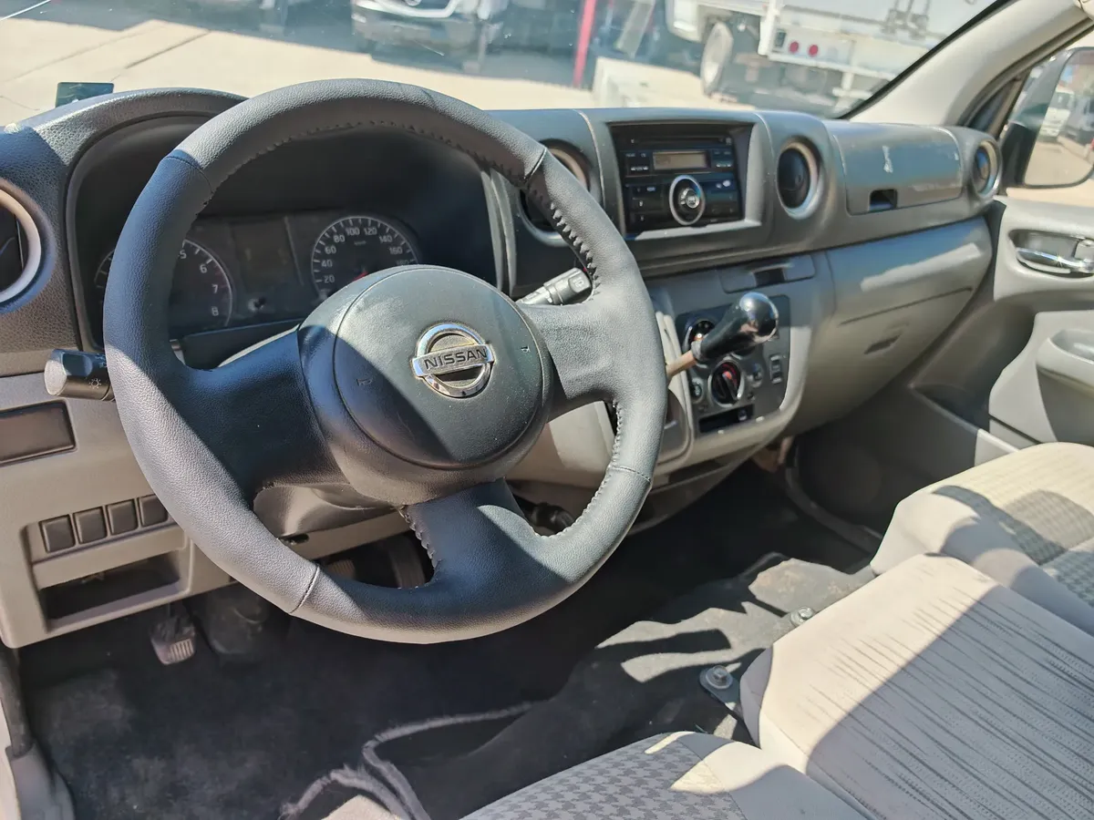 Nissan Urvan 2.5 12 Pas Aa Pack Seguridad Mt 2015 - Imagen 14