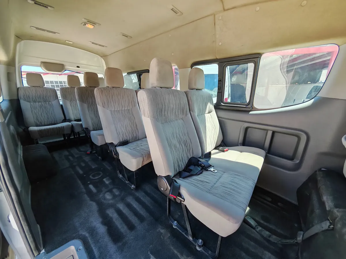 Nissan Urvan 2.5 12 Pas Aa Pack Seguridad Mt 2015 - Imagen 5