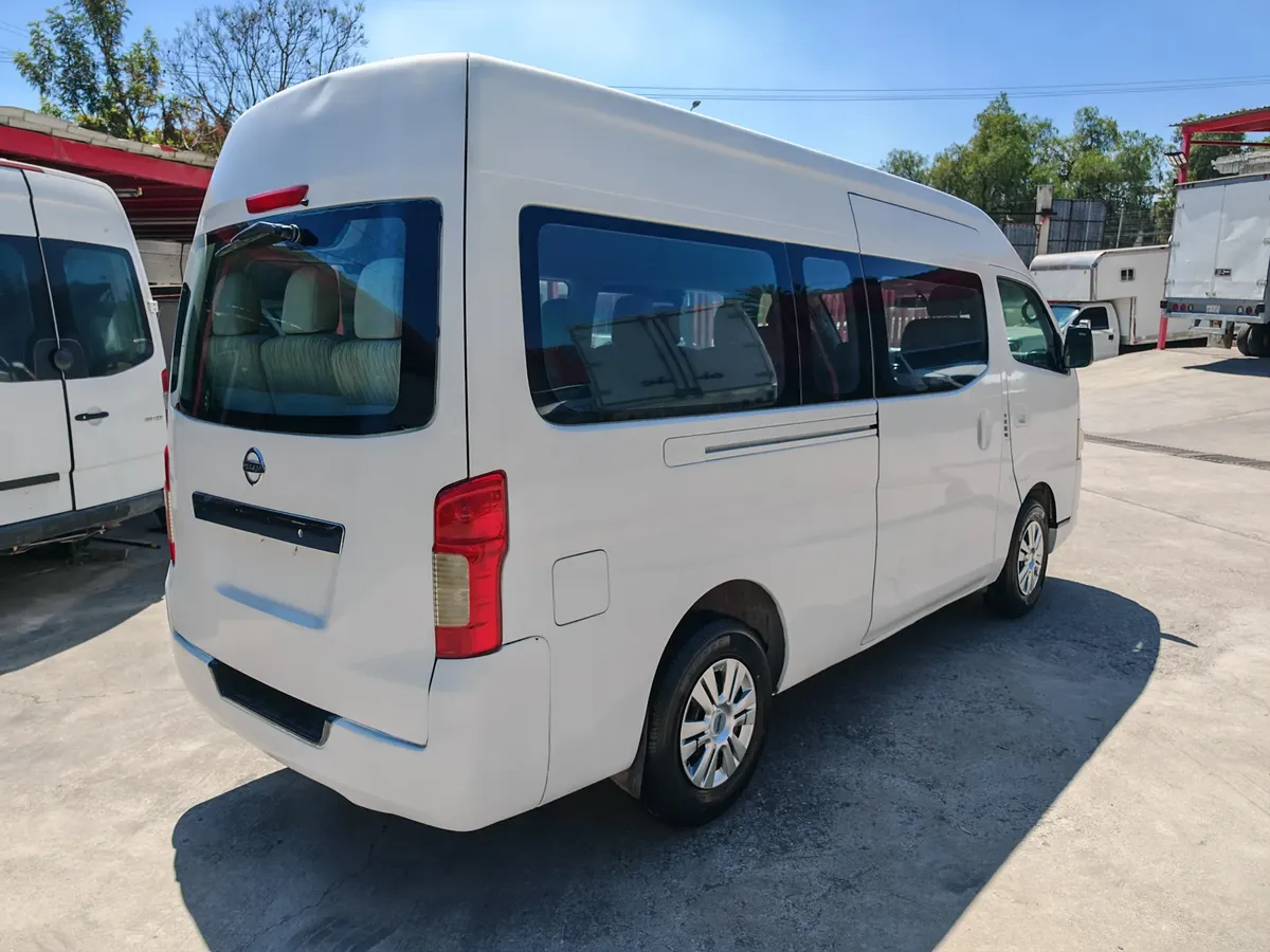 Nissan Urvan 2.5 12 Pas Aa Pack Seguridad Mt 2015 - Imagen 7